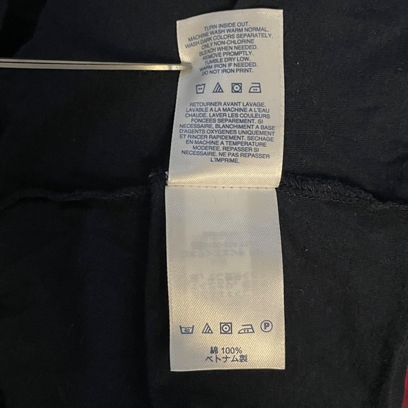 EUC Lands’ End Leader of the Pack Long Sleeved Graphic Shirt - Picture 7 of 7